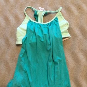 Workout top with built-in bra